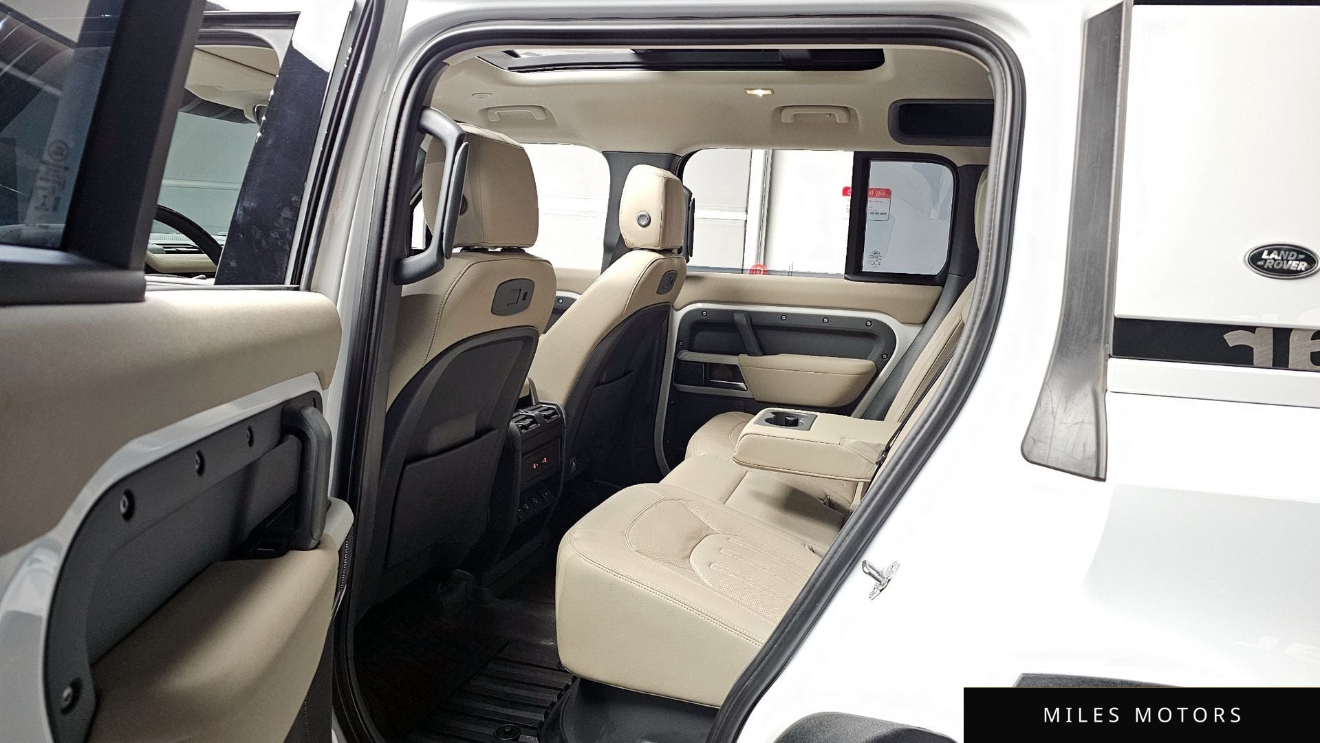 Land Rover Defender 2022 — миниатюра 11