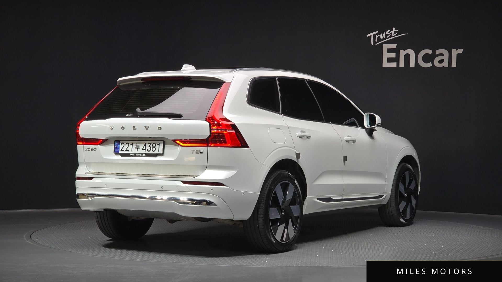 Volvo XC60 2025 — миниатюра 2