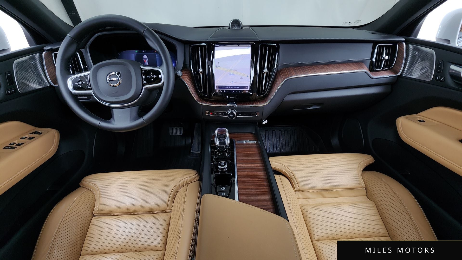 Volvo XC60 2025 — миниатюра 7