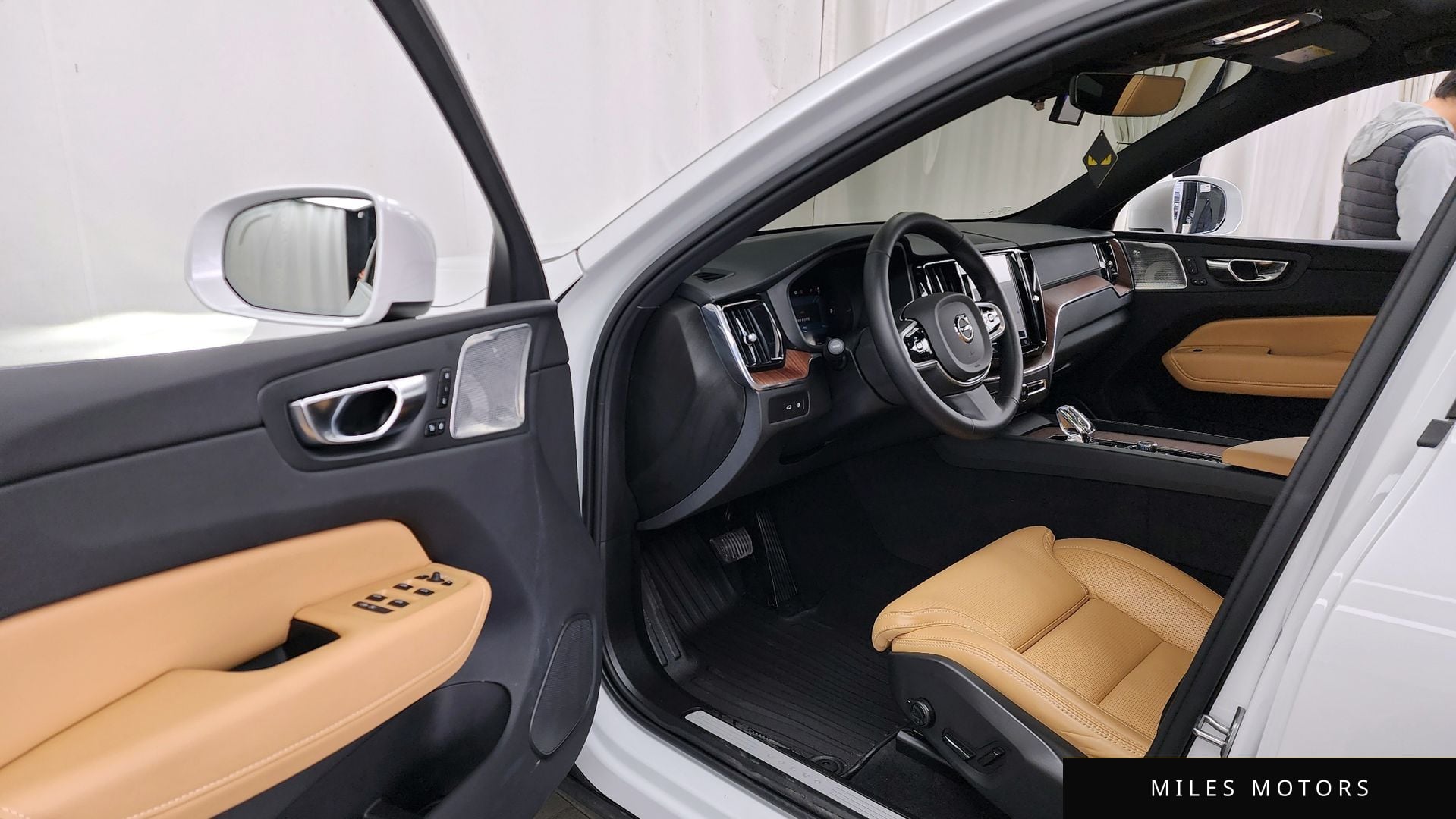 Volvo XC60 2025 — миниатюра 10