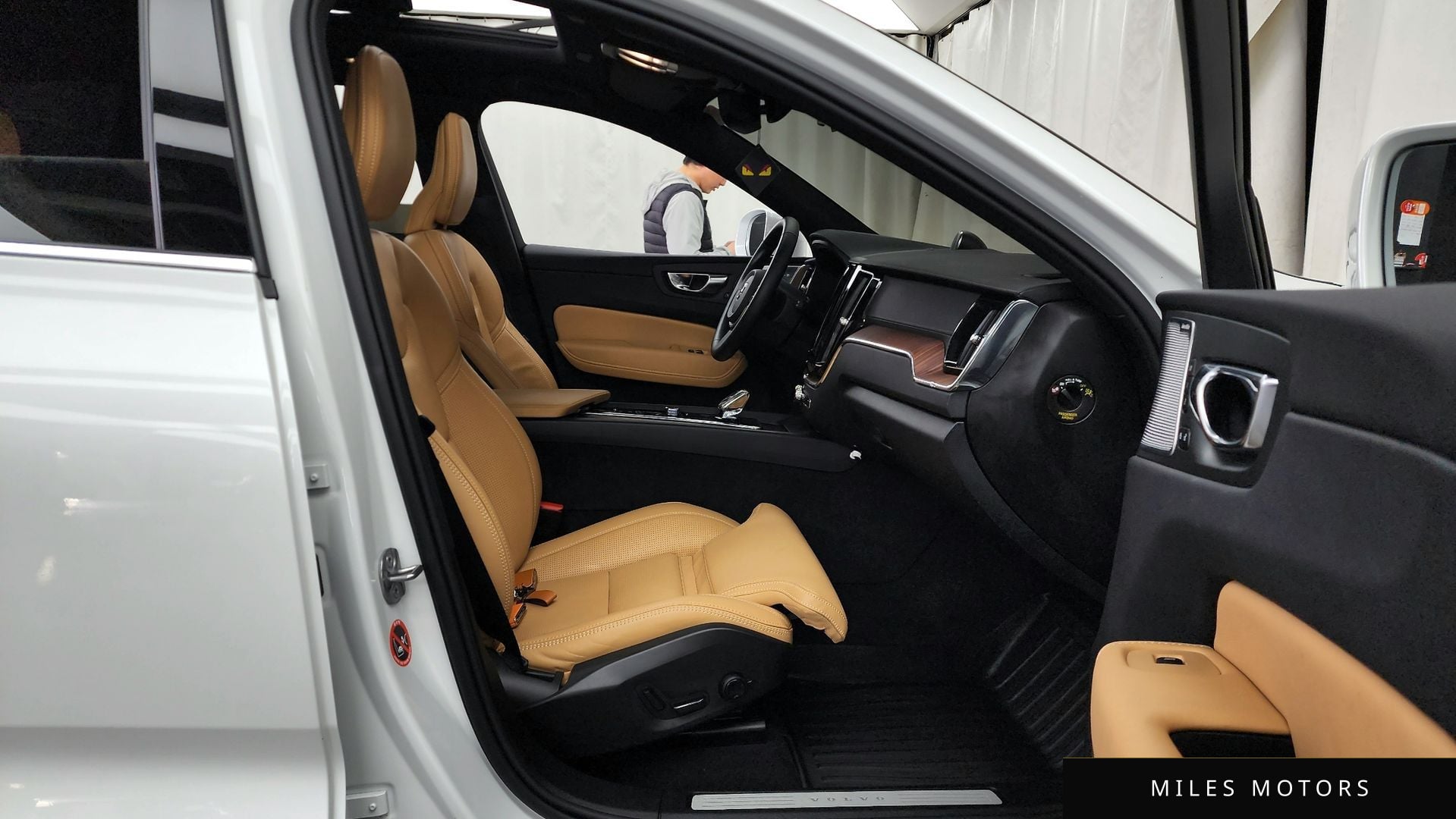 Volvo XC60 2025 — миниатюра 11