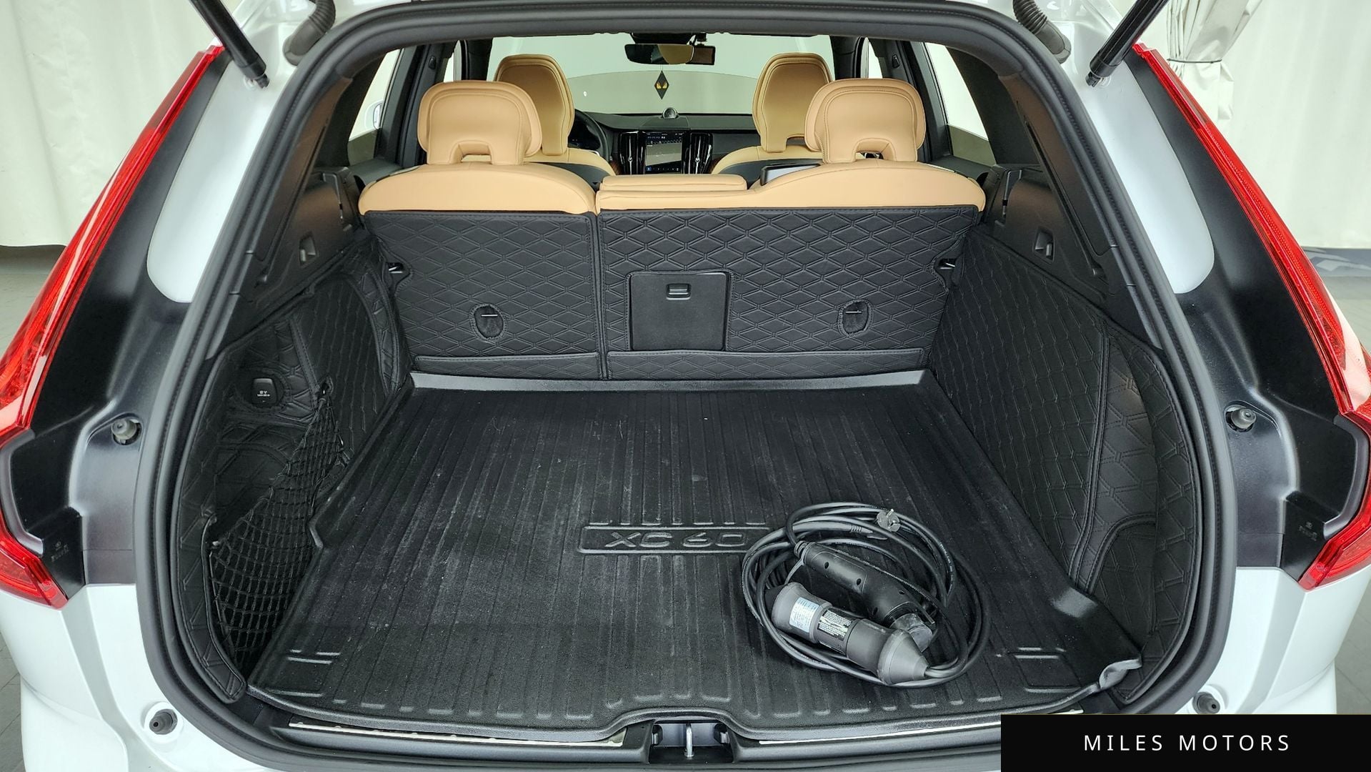 Volvo XC60 2025 — миниатюра 20