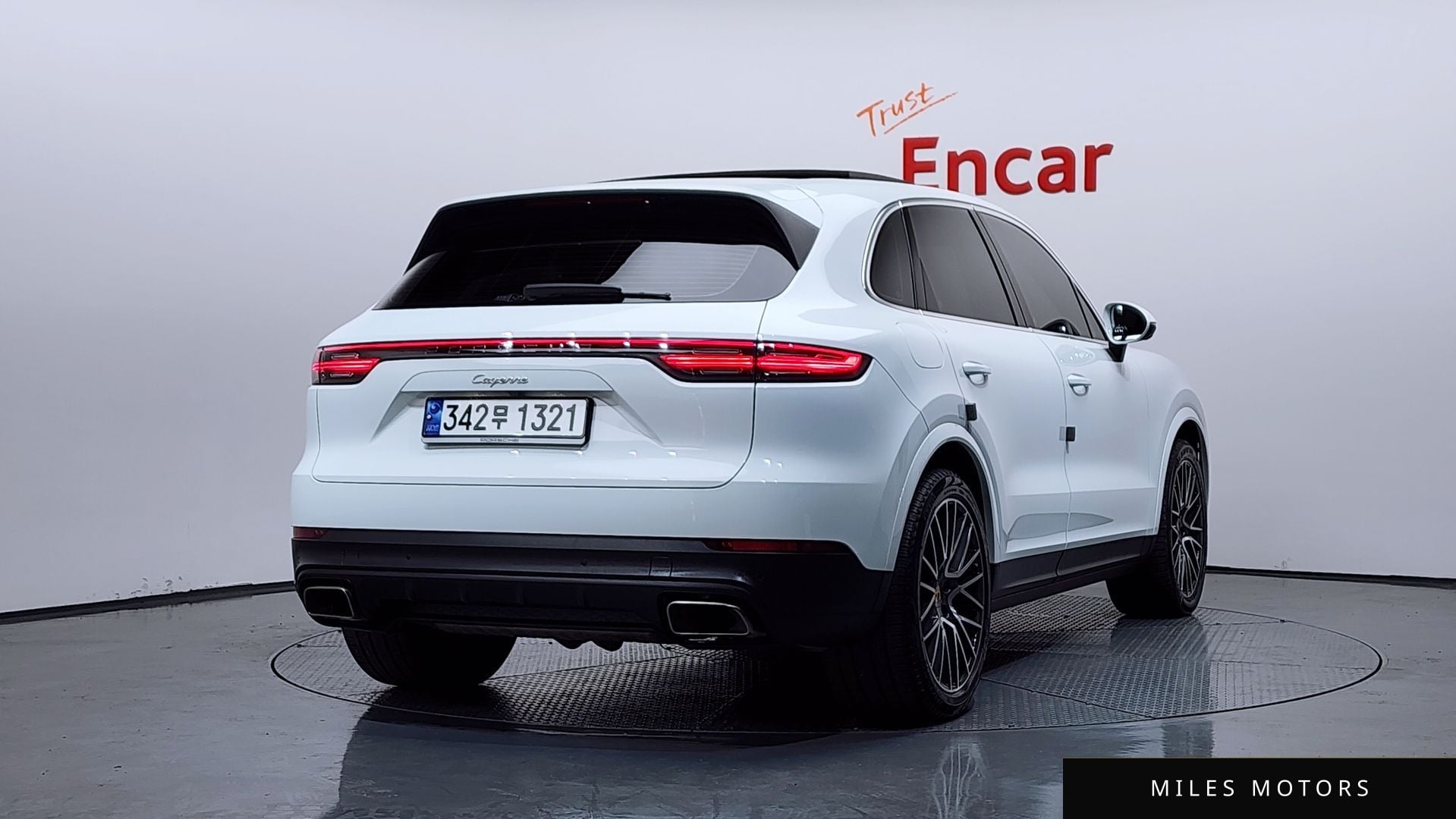 Porsche Cayenne 2019 — миниатюра 2