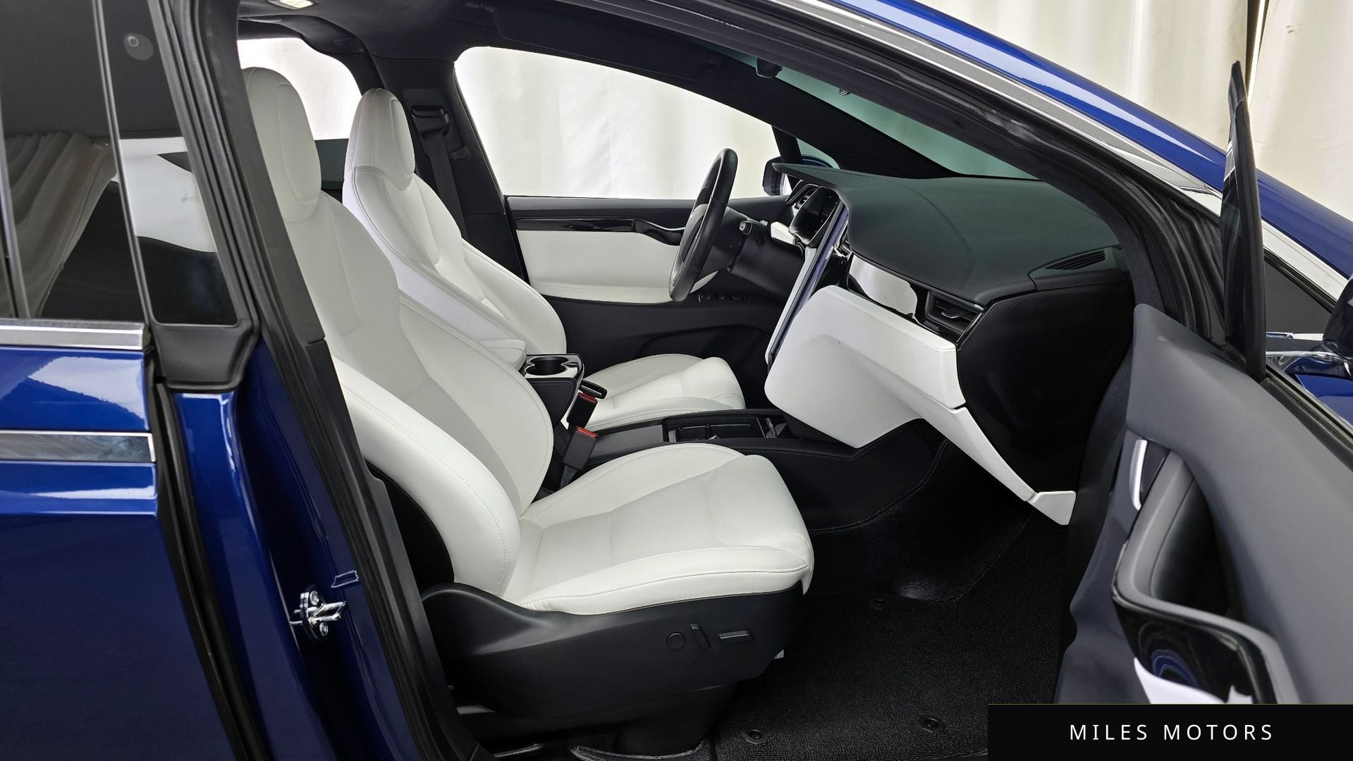 Tesla Model X 2020 — миниатюра 11