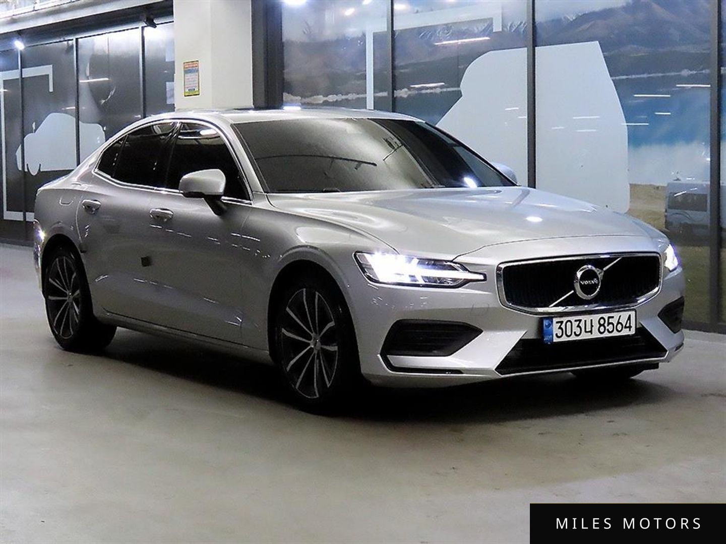 Volvo S60 2022 — фото 1 из 12