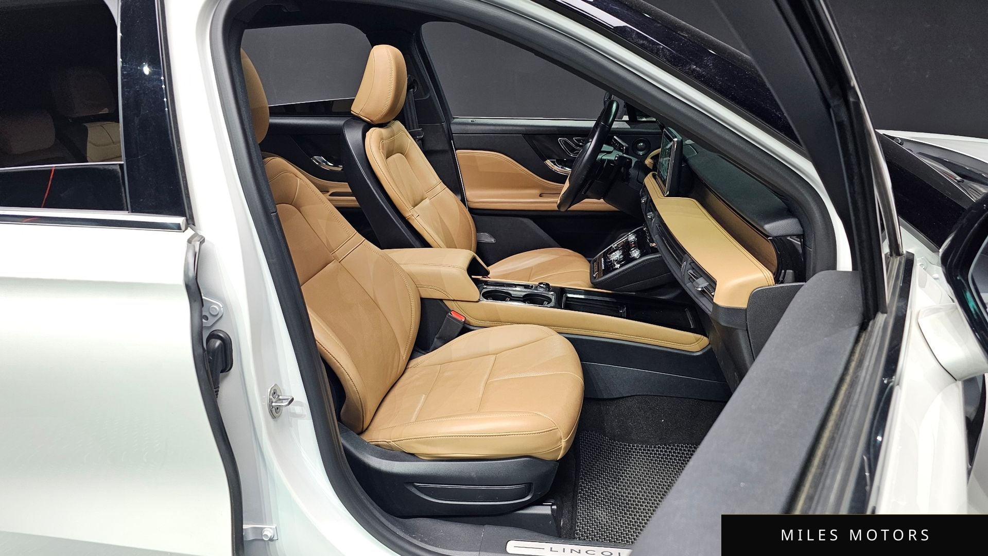 Lincoln 코세어 2021 — миниатюра 10