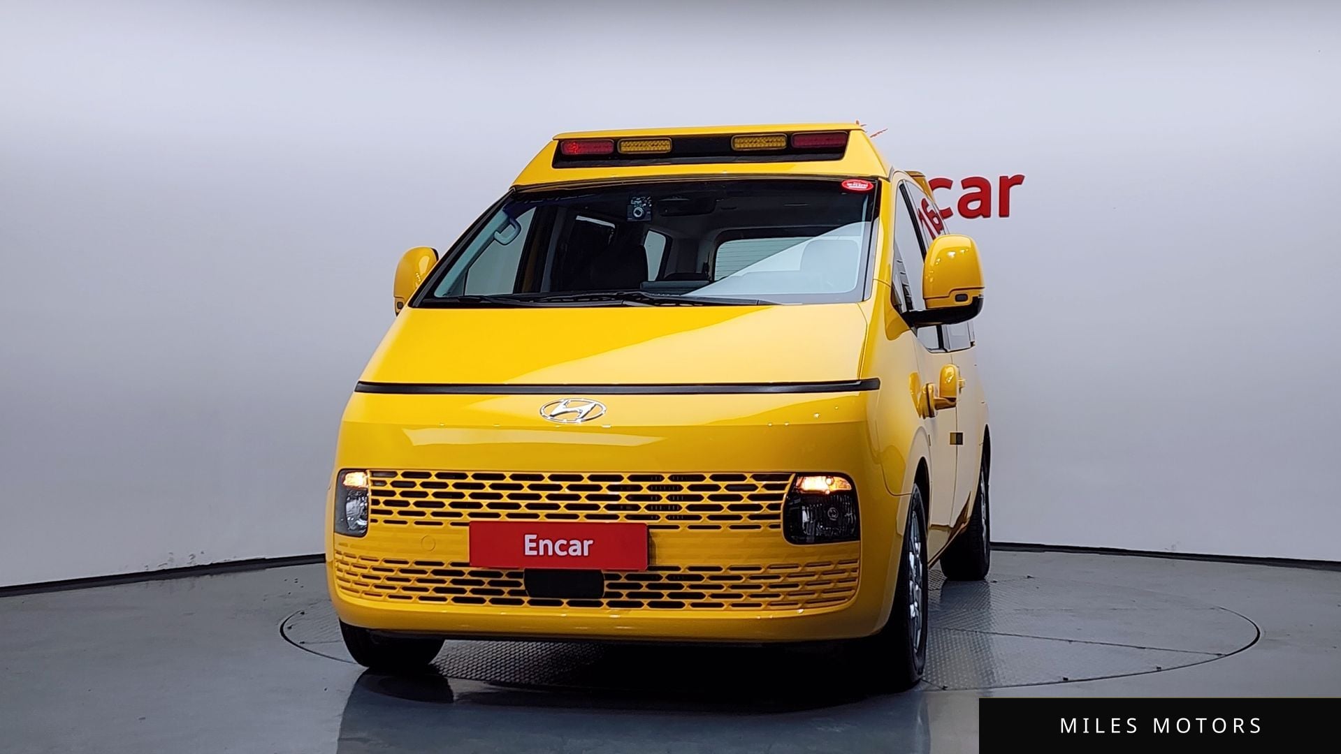 Hyundai 스타리아 2022 — миниатюра 3