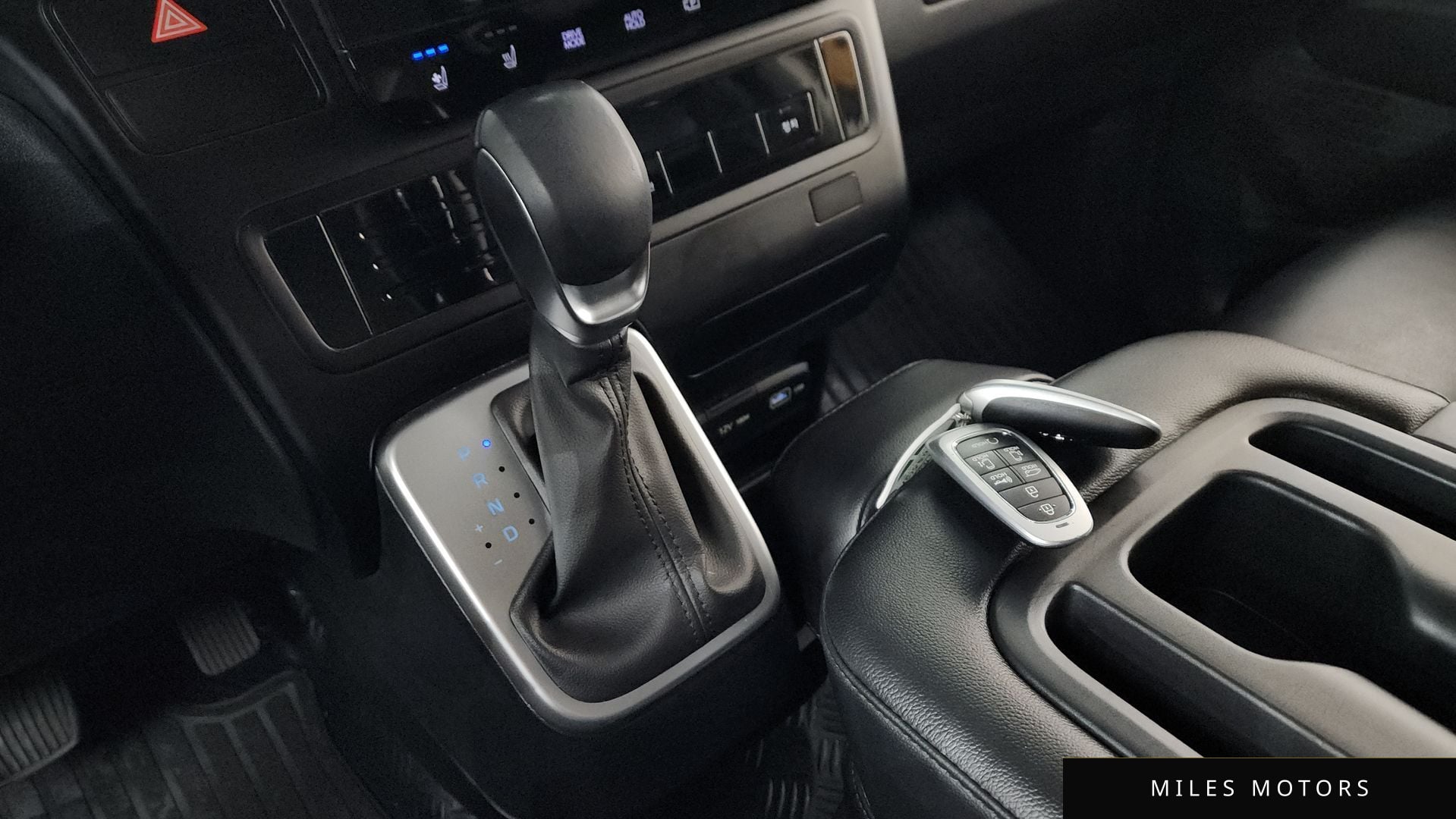 Hyundai 스타리아 2022 — миниатюра 9