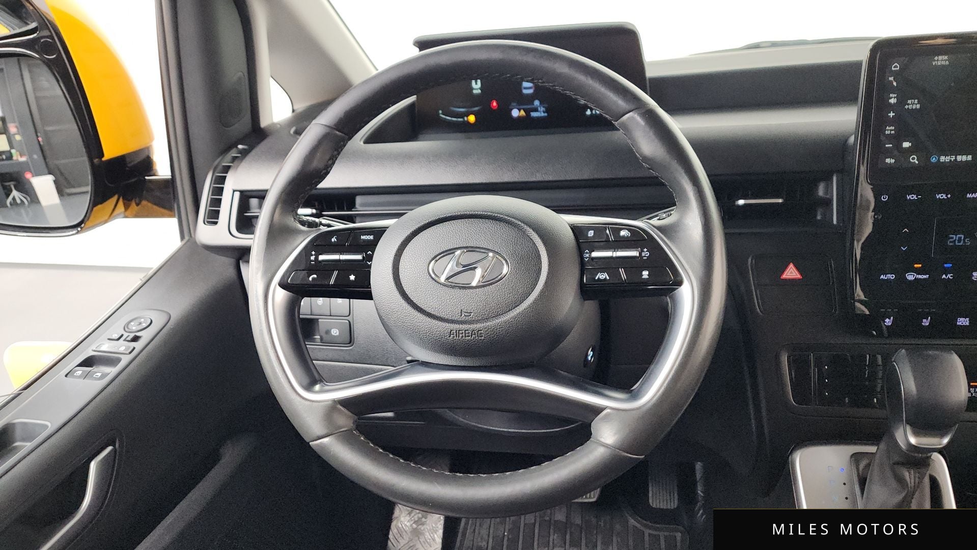 Hyundai 스타리아 2022 — миниатюра 13