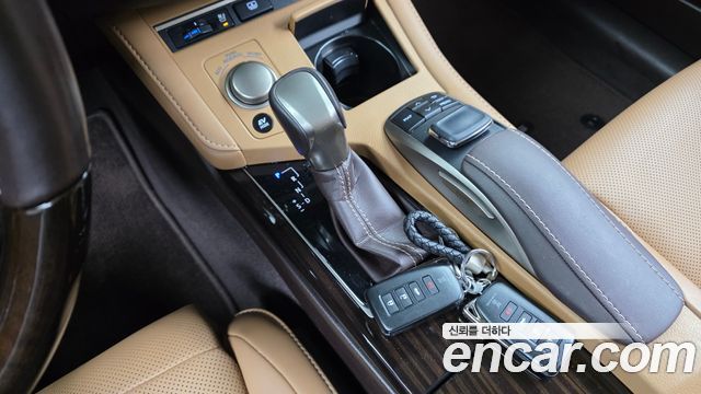 Лексус ES300h 2017 — миниатюра 9