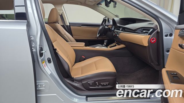 Лексус ES300h 2017 — миниатюра 11