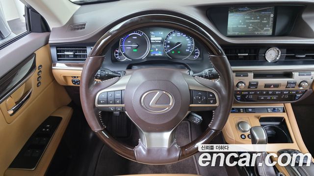 Лексус ES300h 2017 — миниатюра 13