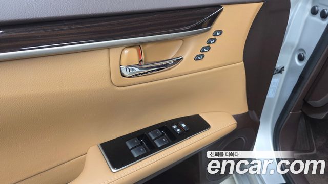 Лексус ES300h 2017 — миниатюра 14