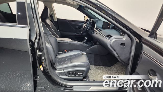 Лексус ES300h 2019 — миниатюра 15