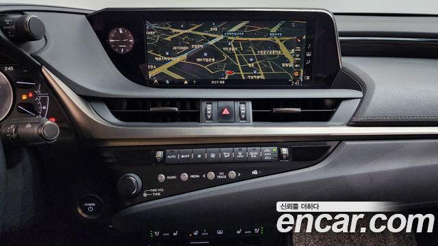 Лексус ES300h 2019 — миниатюра 19