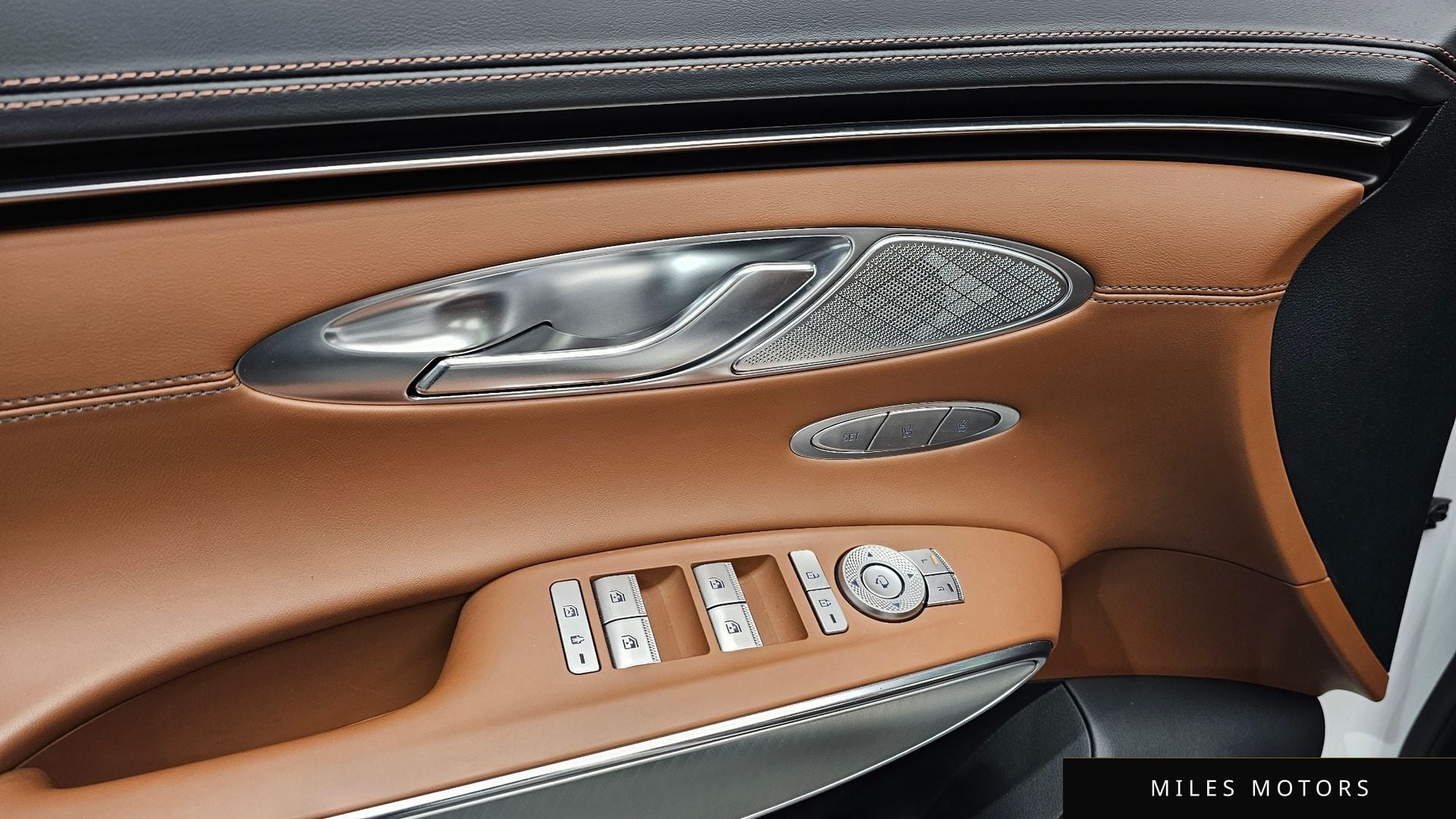 Genesis GV70 2022 — миниатюра 16