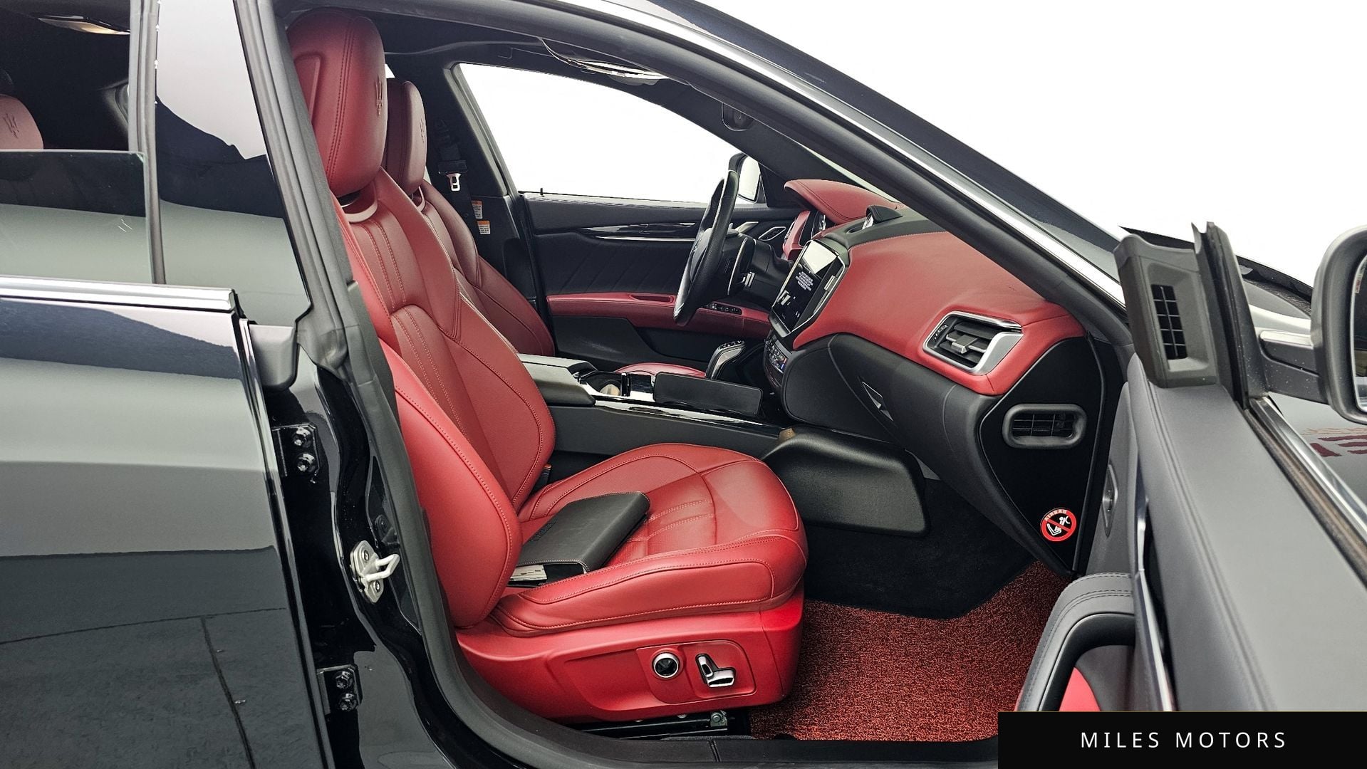 Maserati Ghibli 2022 — миниатюра 11