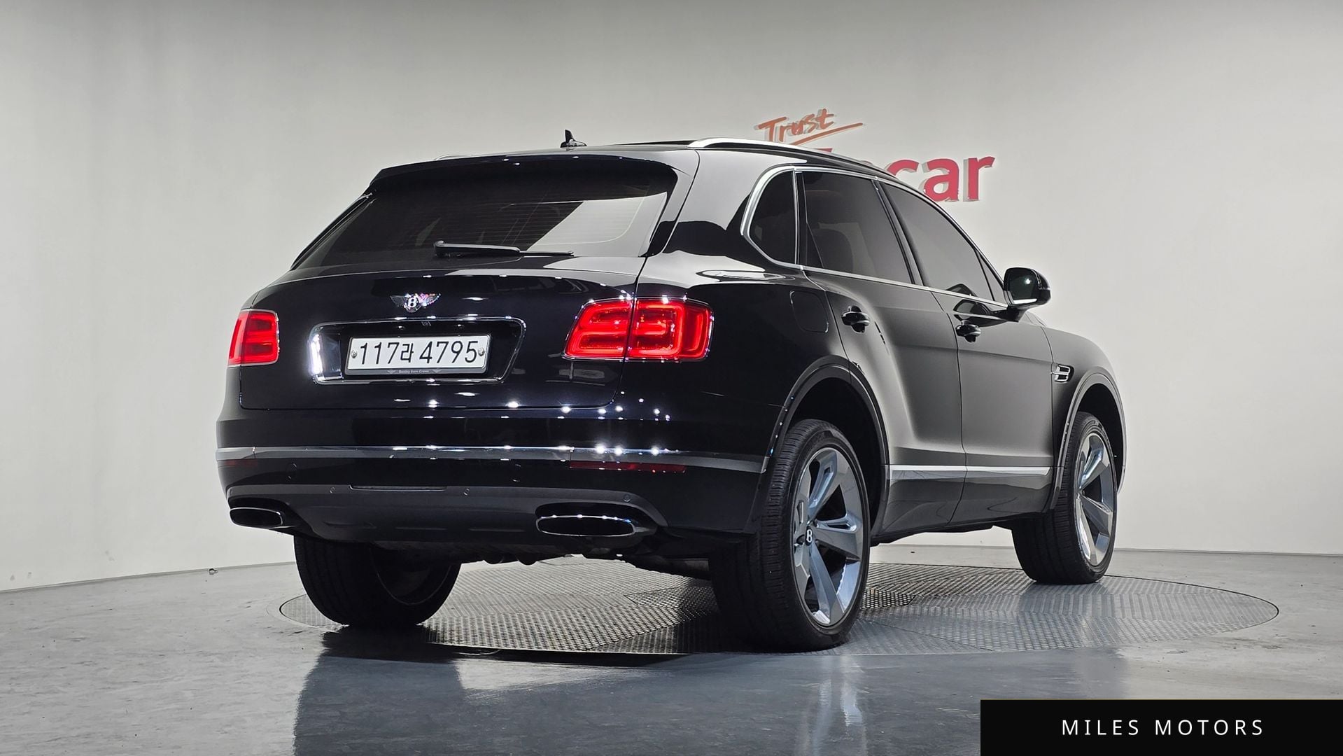 Bentley 벤테이가 2018 — миниатюра 2
