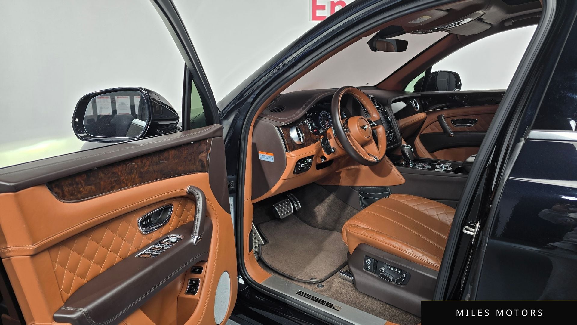 Bentley 벤테이가 2018 — миниатюра 10