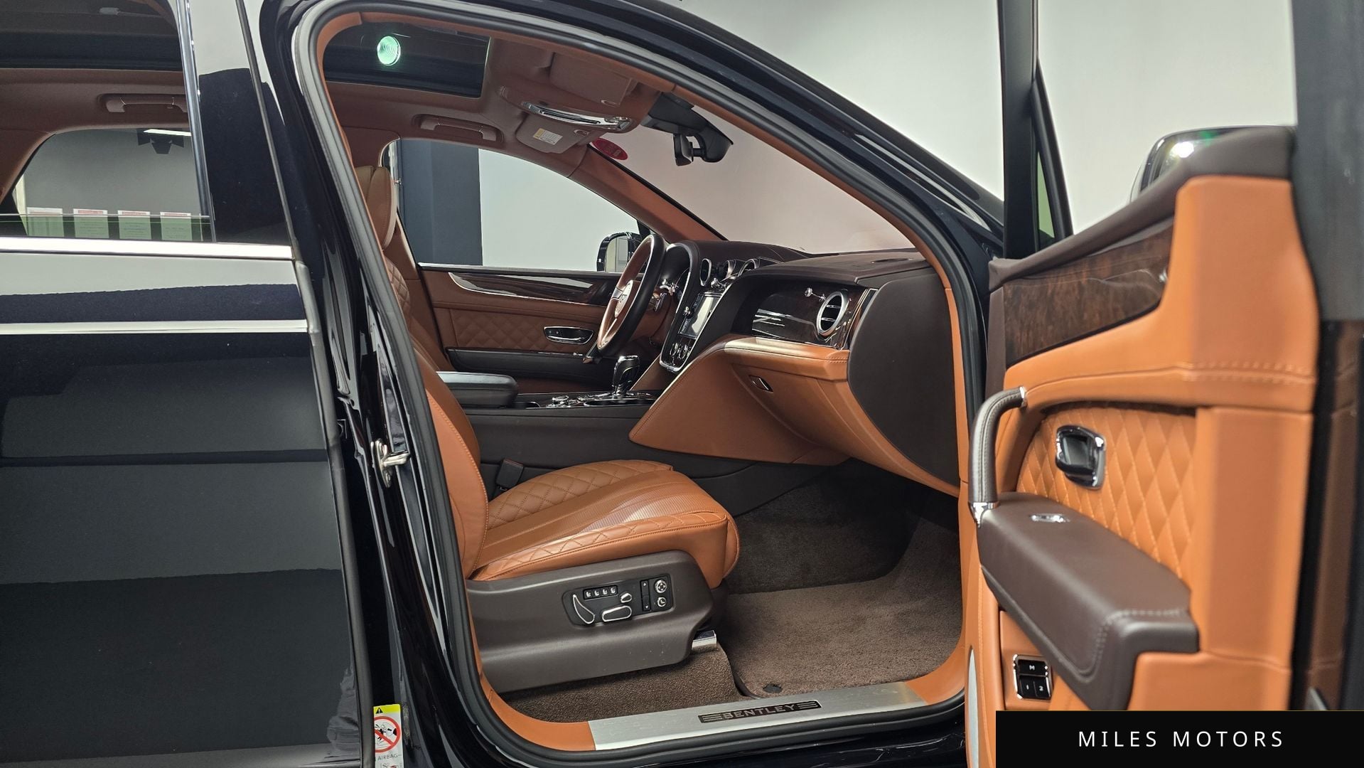 Bentley 벤테이가 2018 — миниатюра 11