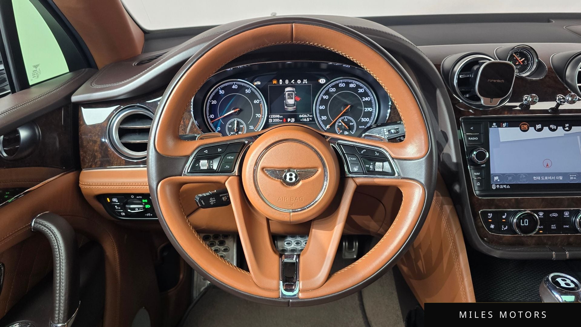 Bentley 벤테이가 2018 — миниатюра 13