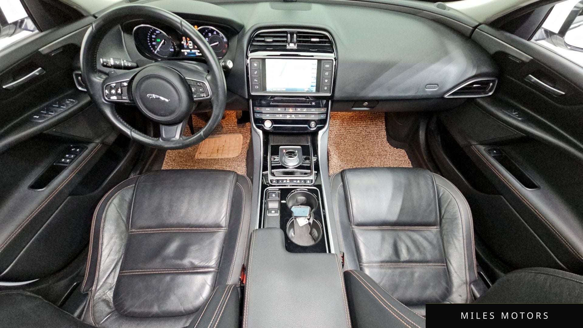 Jaguar XE 2016 — миниатюра 7