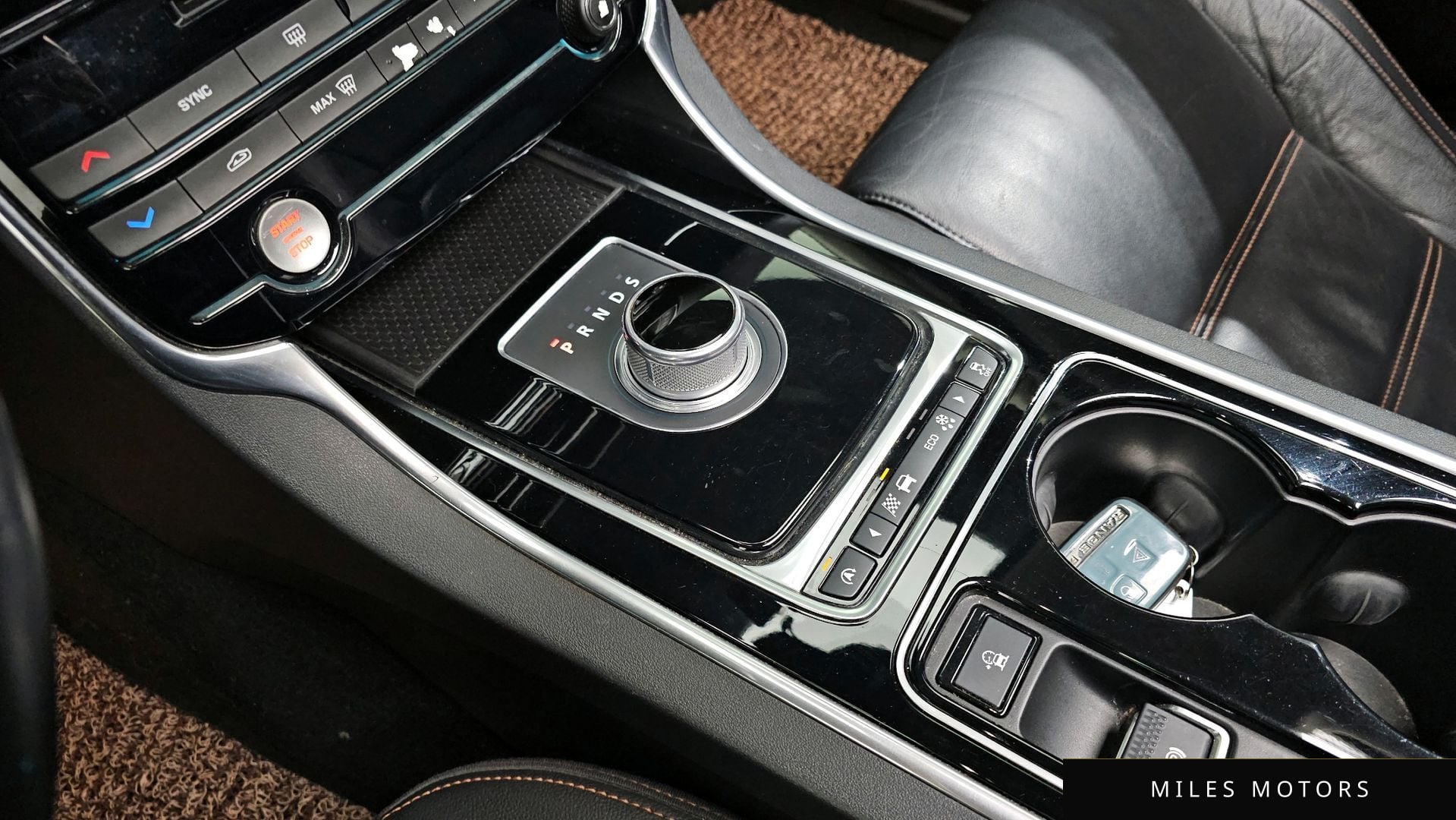Jaguar XE 2016 — миниатюра 9