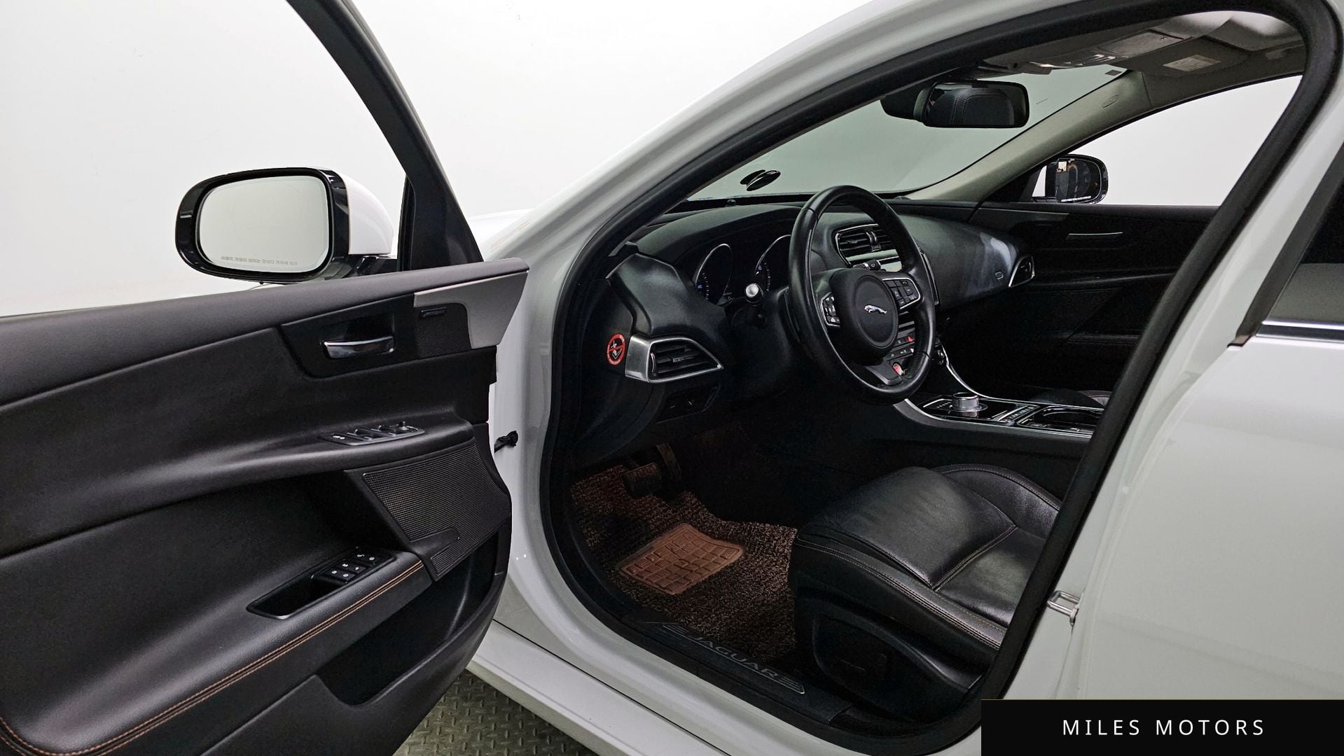 Jaguar XE 2016 — миниатюра 10