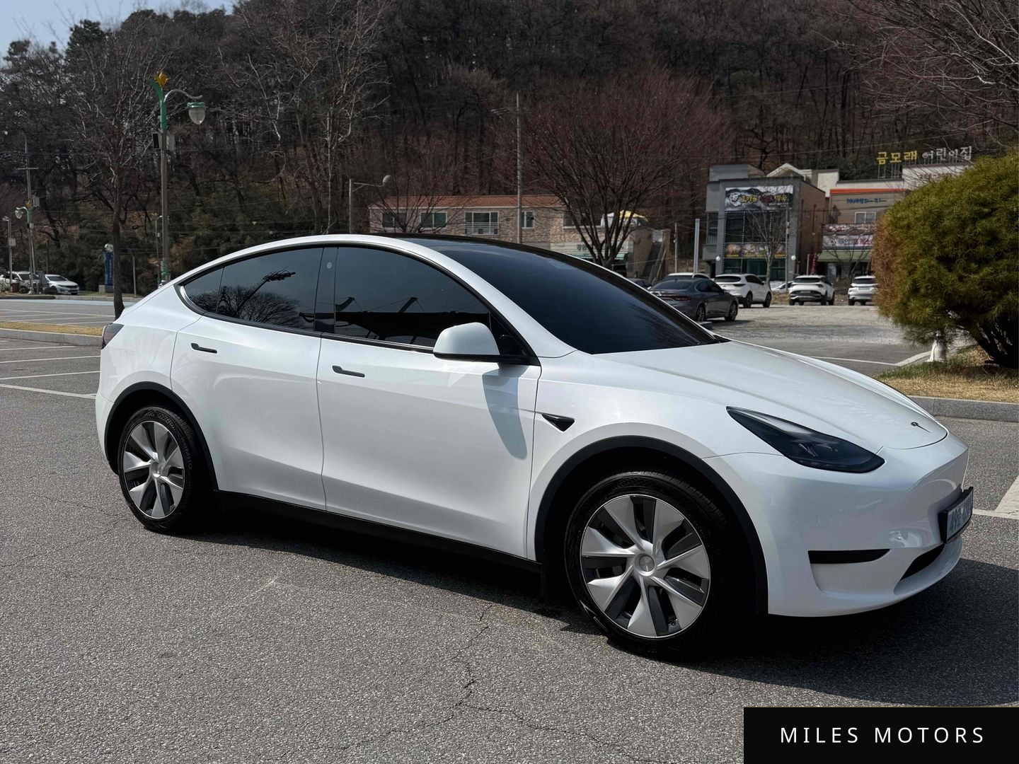 Tesla Model Y 2023 — миниатюра 7