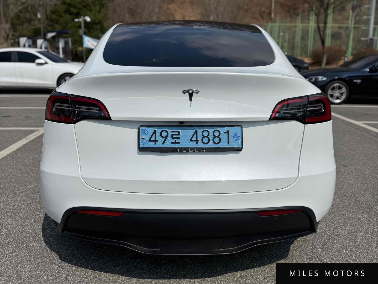 Tesla Model Y 2023 — миниатюра 12