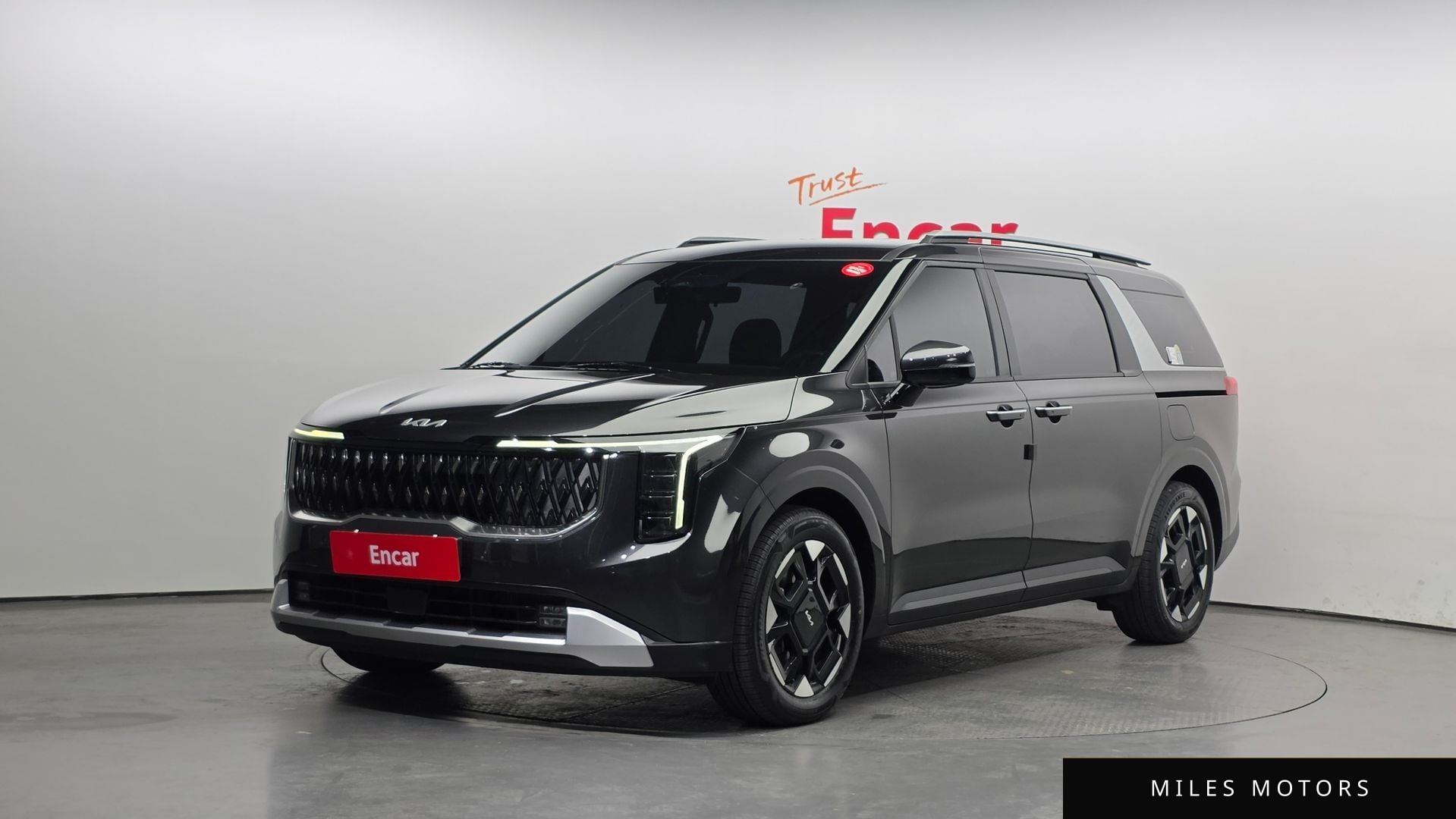 Kia Canival 2025 — фото 1 из 12