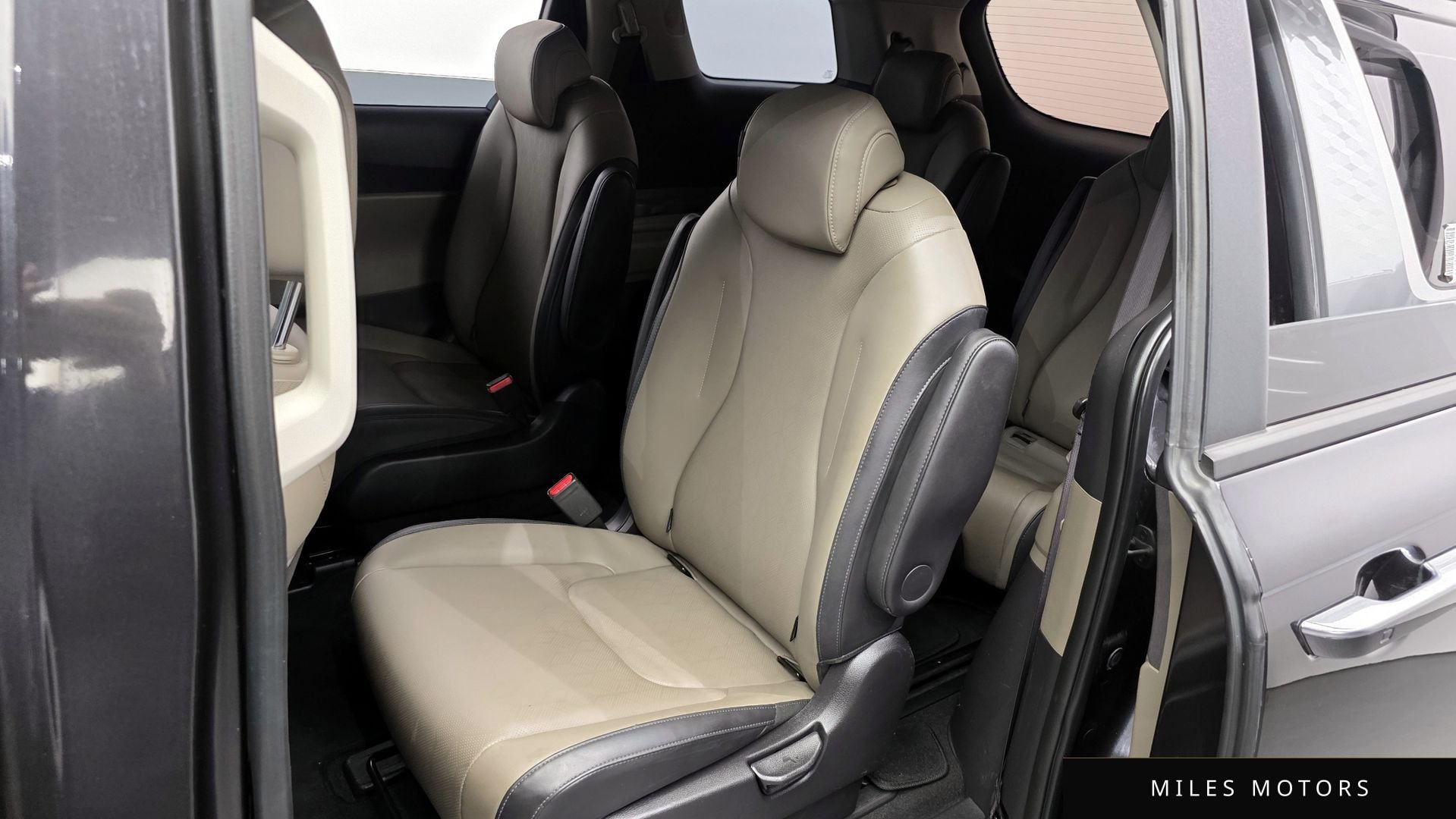 Kia Canival 2025 — миниатюра 11