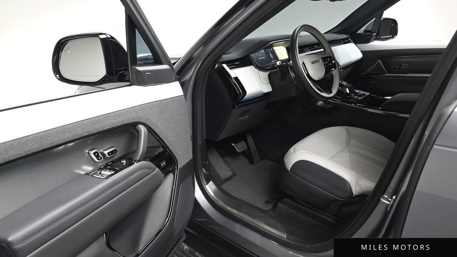 Land Rover Range Rover Sport 2023 — миниатюра 10
