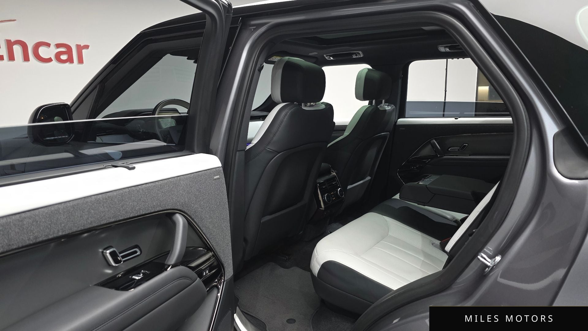 Land Rover Range Rover Sport 2023 — миниатюра 11