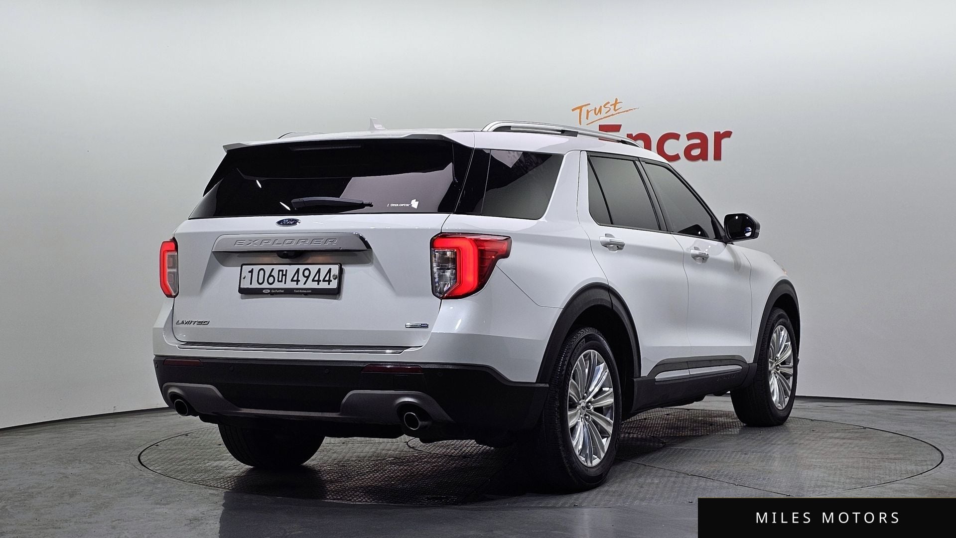 Ford Explorer 2020 — миниатюра 2