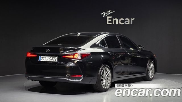Лексус ES300h 2025 — миниатюра 2