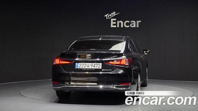 Лексус ES300h 2025 — миниатюра 4