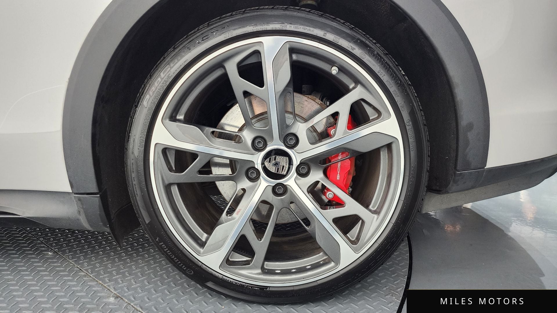 Porsche Taycan 2024 — миниатюра 5