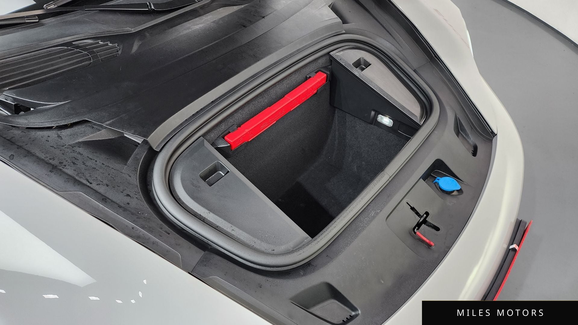 Porsche Taycan 2024 — миниатюра 6