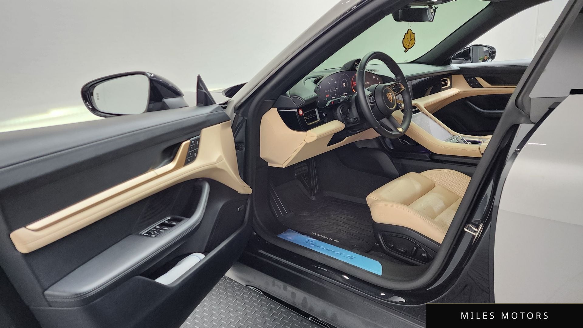 Porsche Taycan 2024 — миниатюра 10