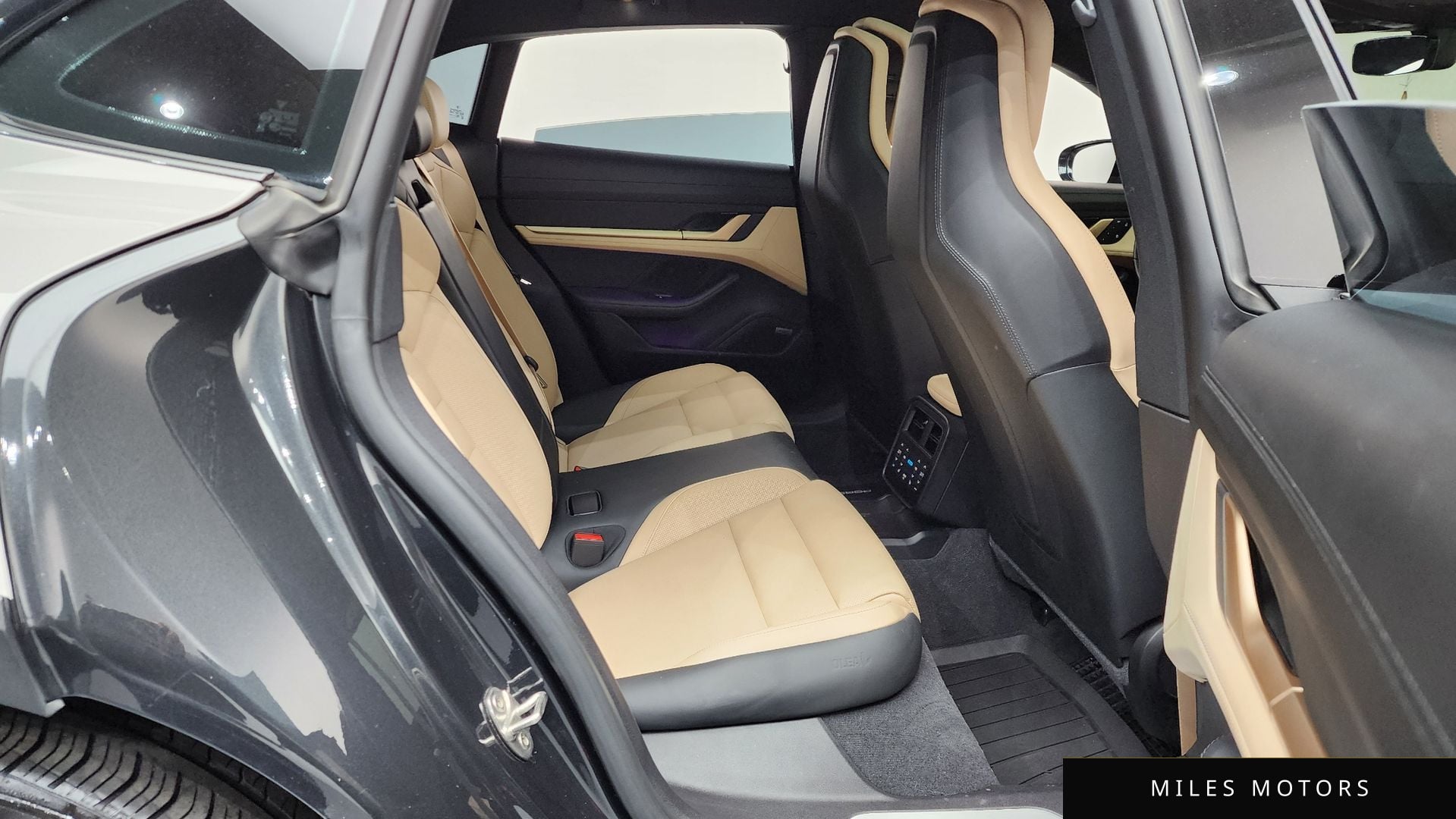 Porsche Taycan 2024 — миниатюра 12