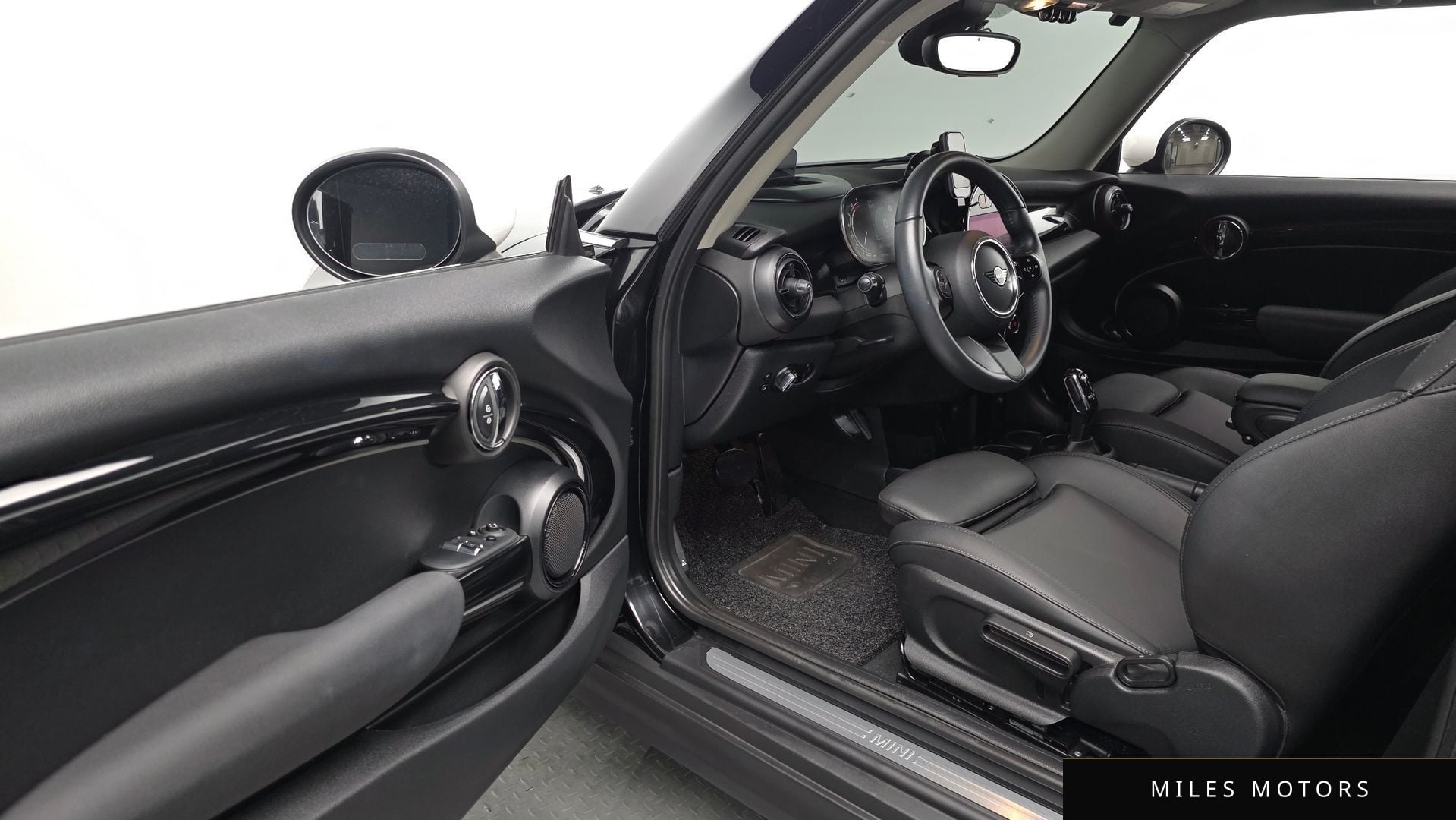 MINI Cooper 2023 — миниатюра 11