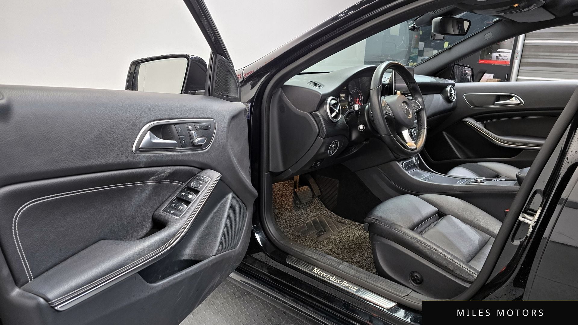 Mercedes-Benz A-Class W176 2016 — миниатюра 11