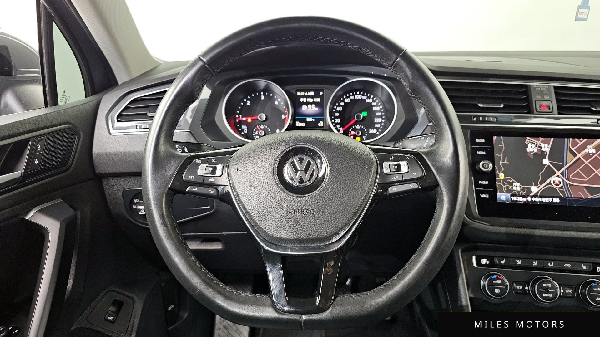 Volkswagen 티구안 2020 — миниатюра 13