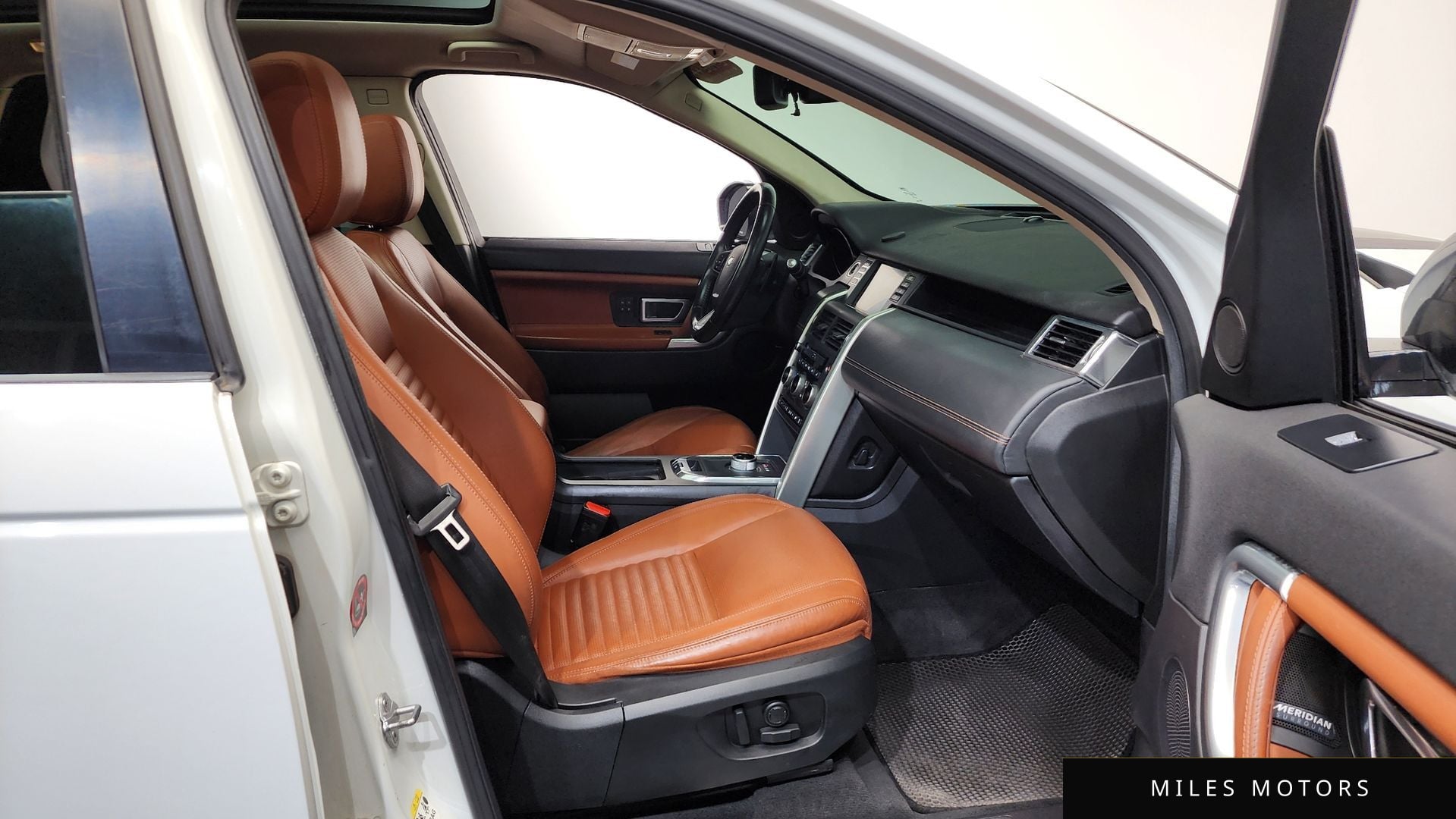 Land Rover Discovery Sport 2016 — миниатюра 11