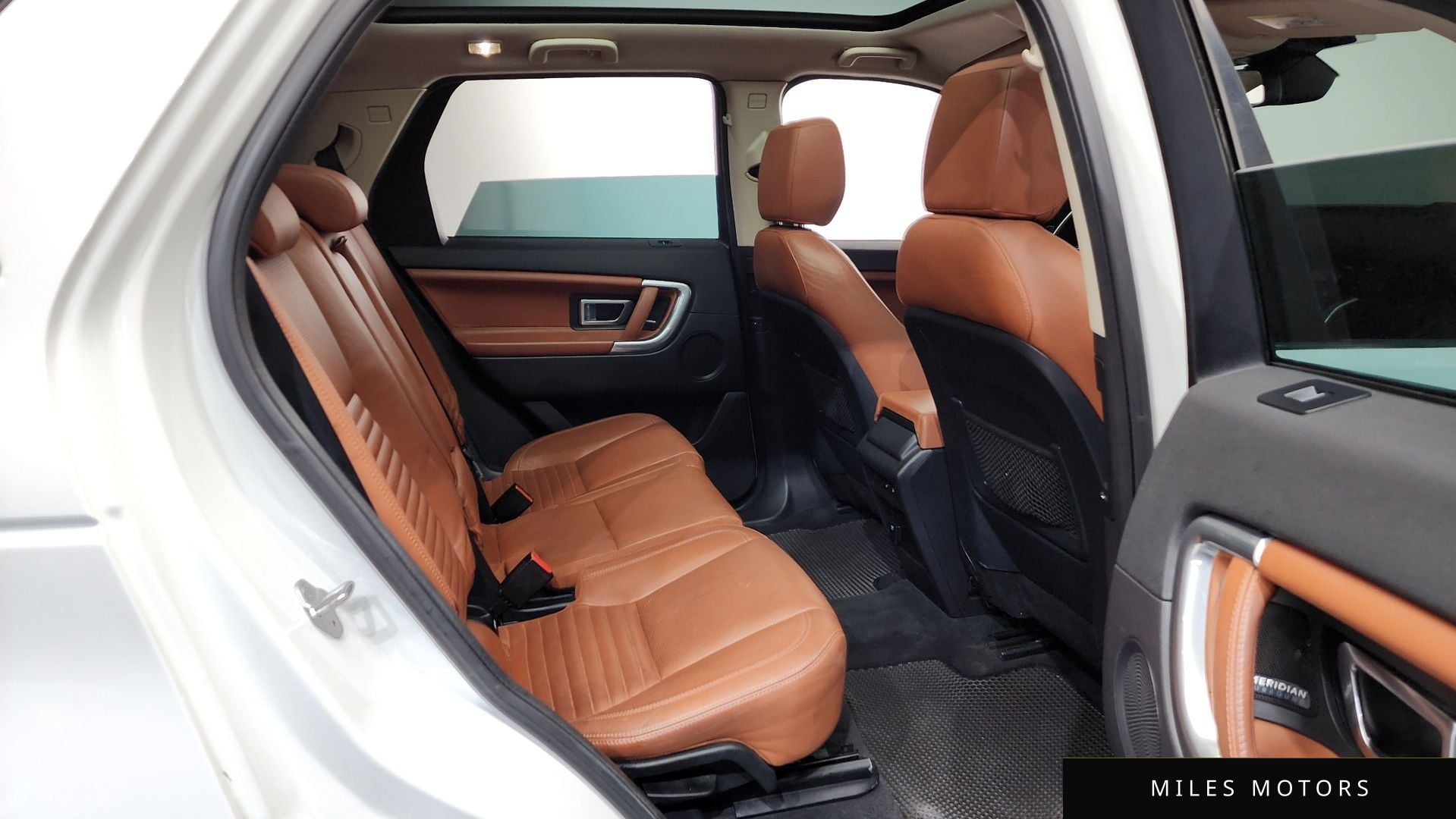 Land Rover Discovery Sport 2016 — миниатюра 12