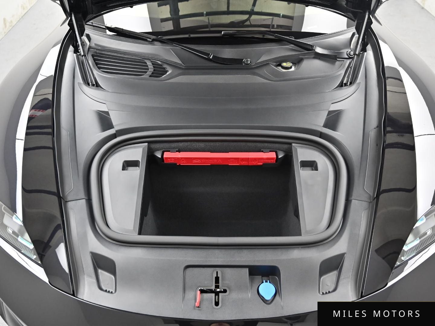 Porsche Taycan 2025 — миниатюра 6