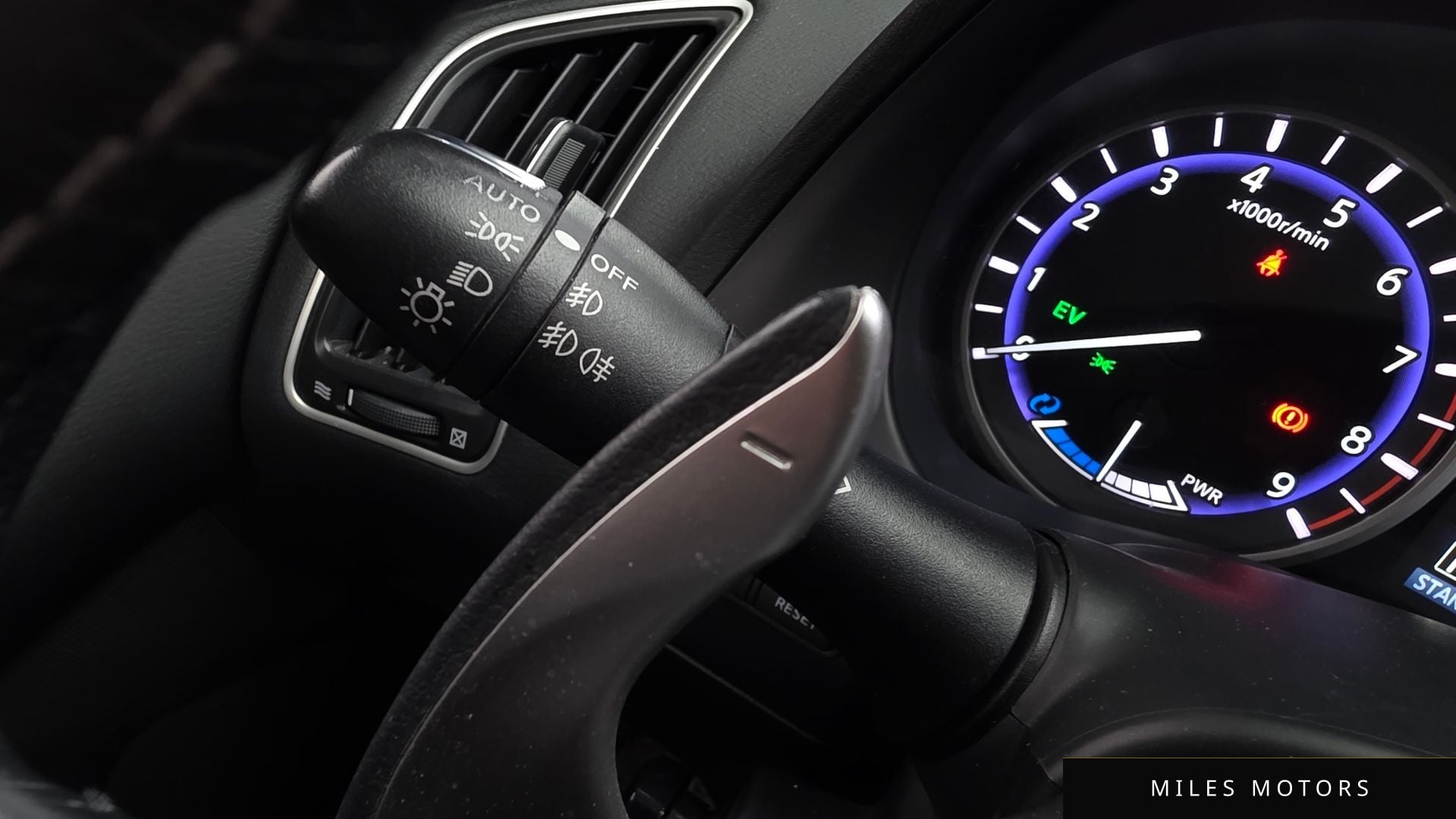 Infiniti Q50 2016 — миниатюра 19