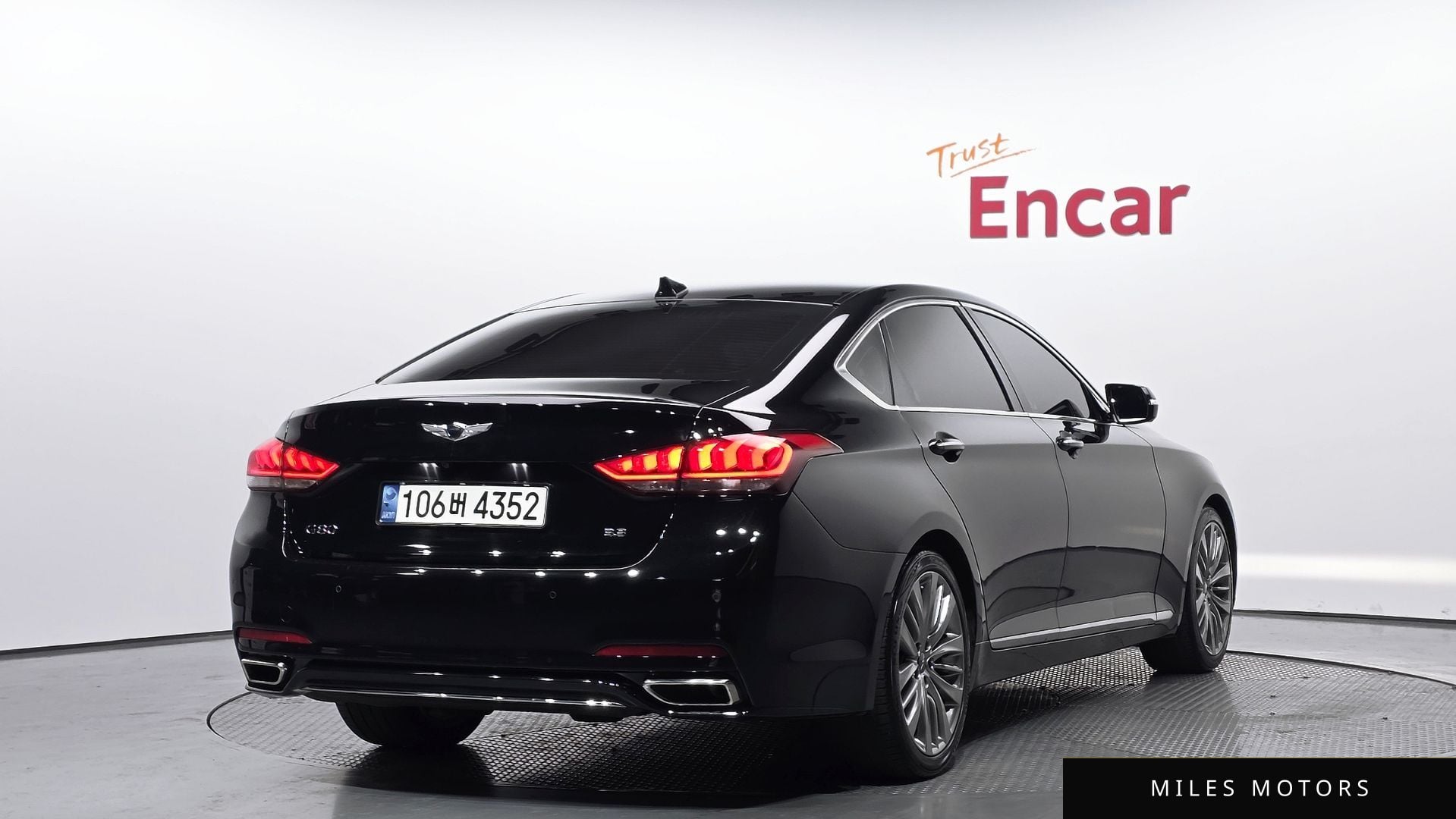 Genesis G80 2017 — фото 1 из 12