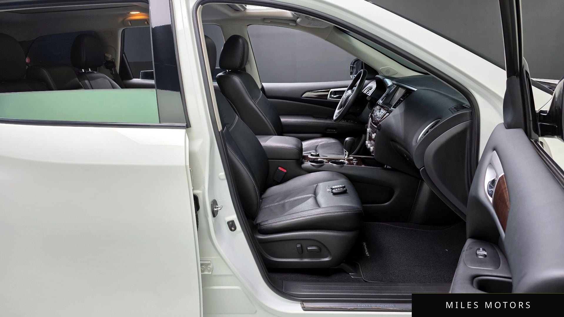 Nissan Pathfinder 2014 — миниатюра 10